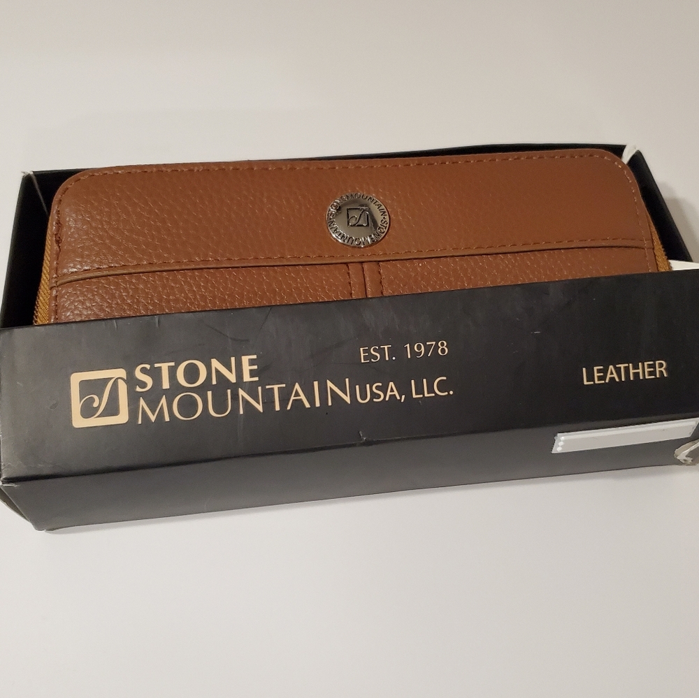 Stone Mountain Women's Leather Wallet